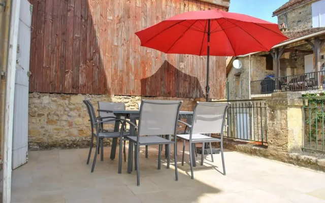 Charming village house in Limeuil for 6