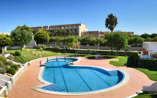 Townhouse 700m from Sao Rafael Beach