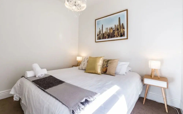 AERIN, 2BDR Melbourne Apartment