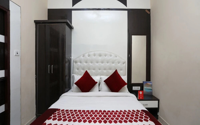 OYO 14949 Hotel Shashi Residency