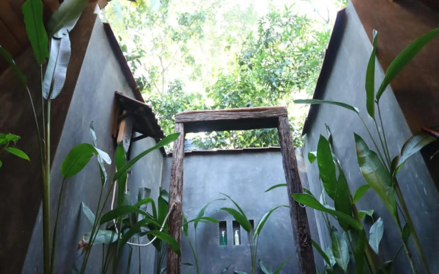 Cinnamon Paradise Flower Room