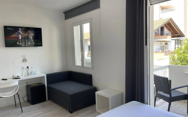 Hotel Athena