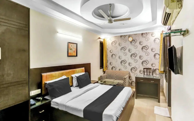 Signature Plaza By MERRIMENT