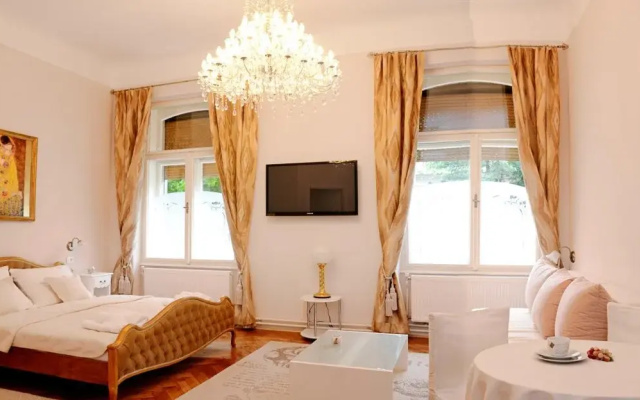 Flowers Premium Apartments & Rooms
