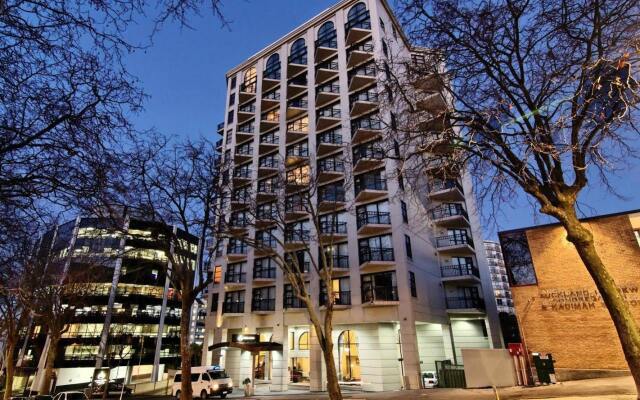 Amora Hotel Auckland вид на фасад