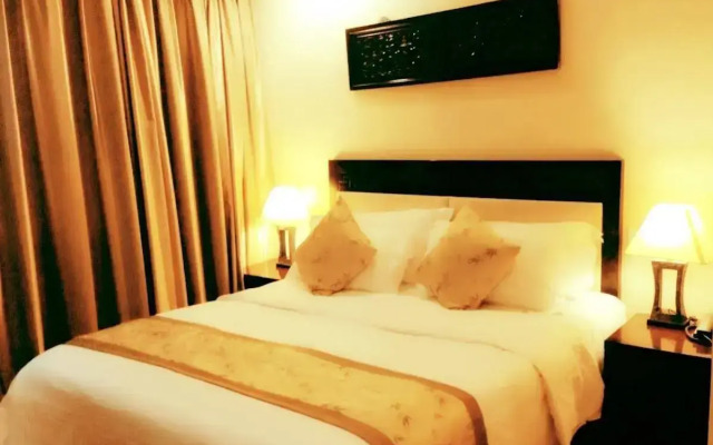 Royal Court Hotel