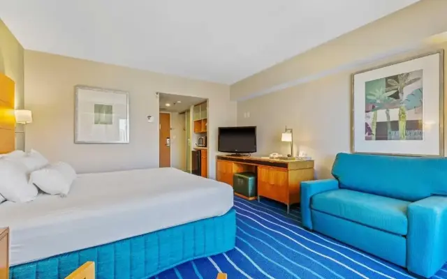 Castle at Ala Moana Hotel