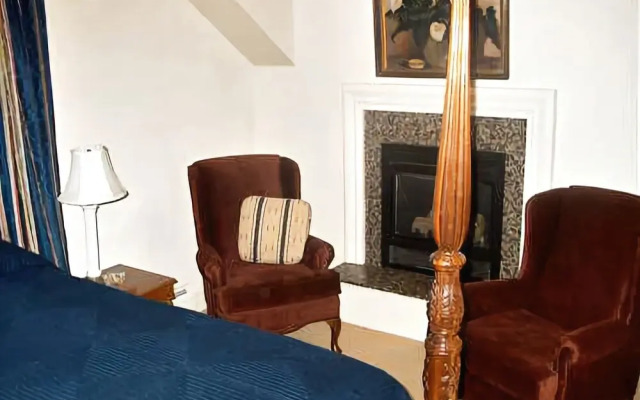 The Charleston House Bed & Breakfast