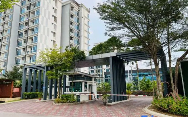 The Senai Garden Apartment Near Senai Airport&Jpo