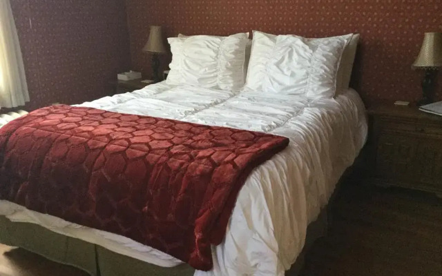 The Charleston Inn