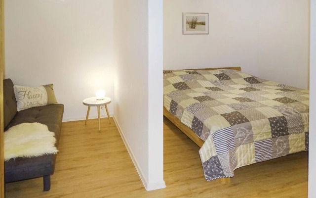 Awesome Apartment in Warwerort With 2 Bedrooms and Internet