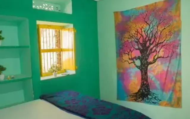 12 Monks Backpackers Community
