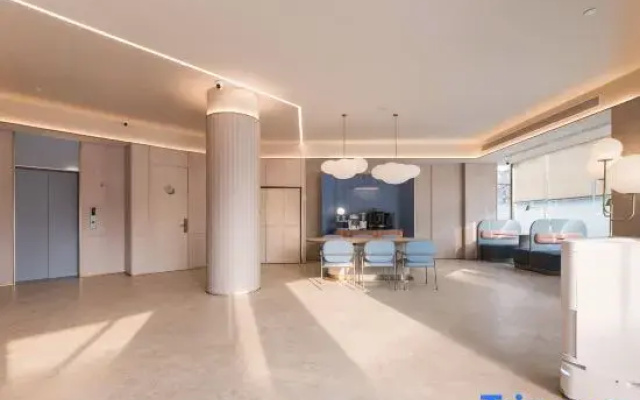 HanTing Hotel (Zhumadian Jiulongmao Shopping Center)