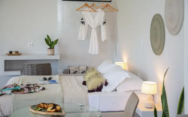 Malibu Studios & Apartments