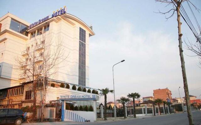 White Dream Hotel вид на фасад
