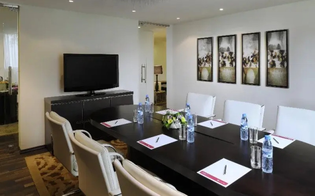 Отель Ramada by Wyndham Downtown Dubai