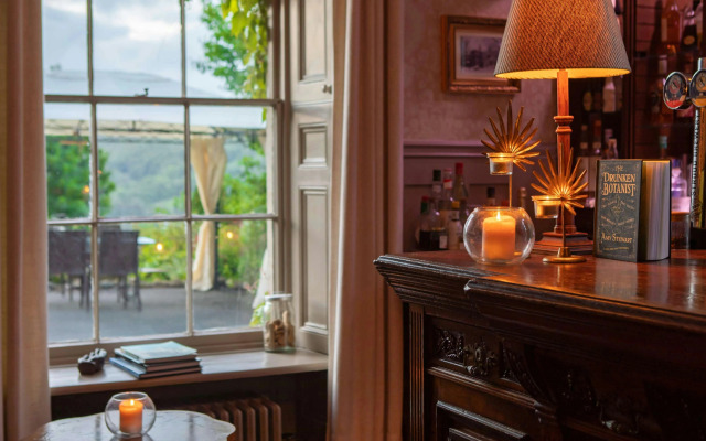 Burleigh Court Cotswols