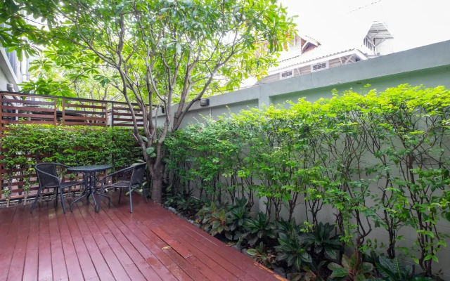 The Pad Silom Convent Serviced Apartment