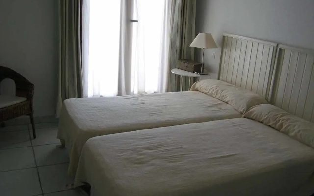 Venavera J12a - 2 Dorm 1 Bath Attic Beachfront