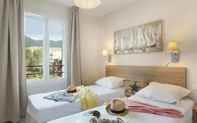 Beautiful apartment with balcony or terrace, near the beach