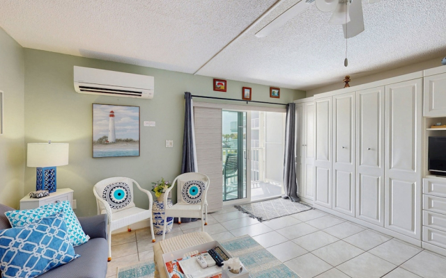 Mariners Cove 302
