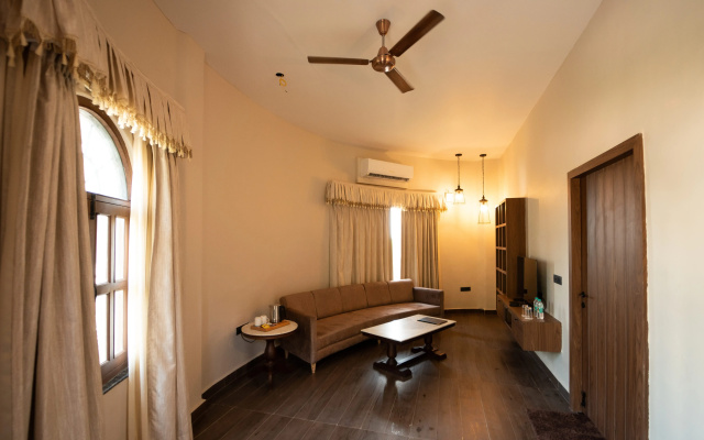 Narwar Lakefront Resort