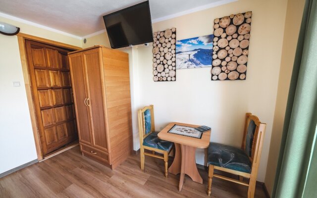 Hostel & Apartments u Florka 2 Закопане комната для гостей