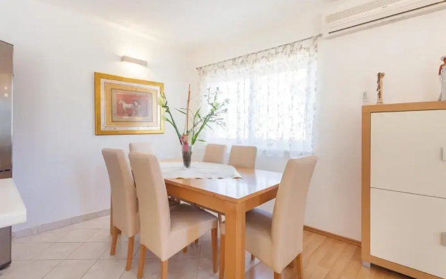 Beautiful Home in Trogir With Wifi and 2 Bedrooms