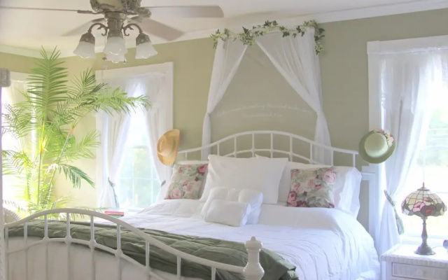 Victorian Country Inn B&B LLC