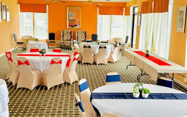 Travelodge by Wyndham Thomasville AL