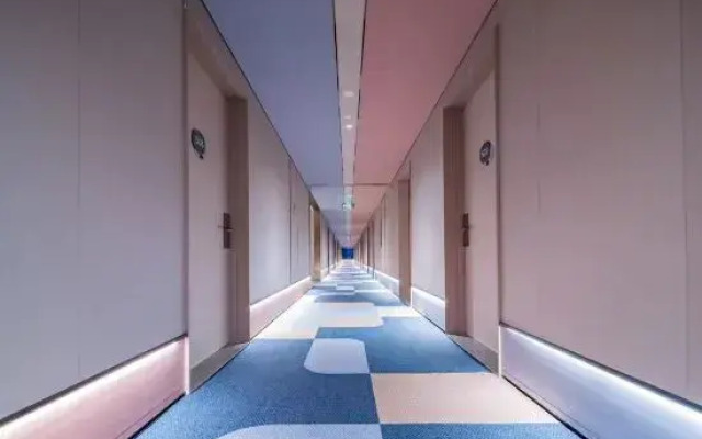 HanTing Hotel (Yan'an New District Wuyue Plaza)