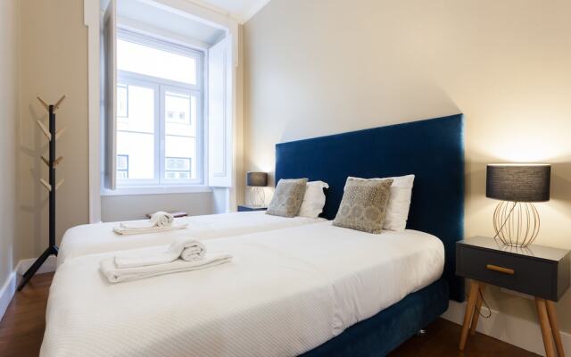Апартаменты Baixa Vintage Three-Bedroom Apartment - by LU Holidays Лиссабон вид на фасад