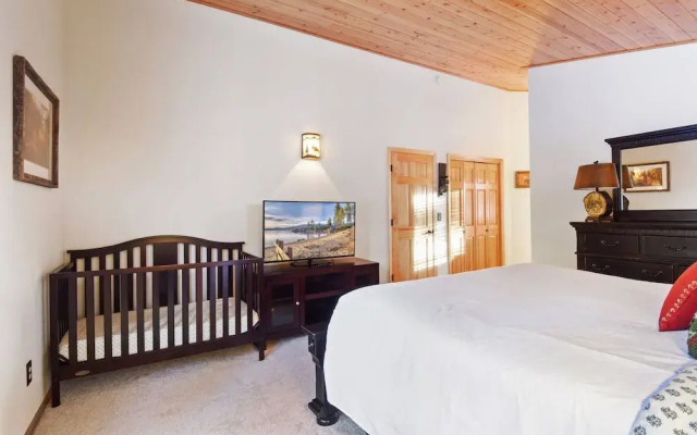 Quaking Cabin Gas BBQ & Amenities Access!