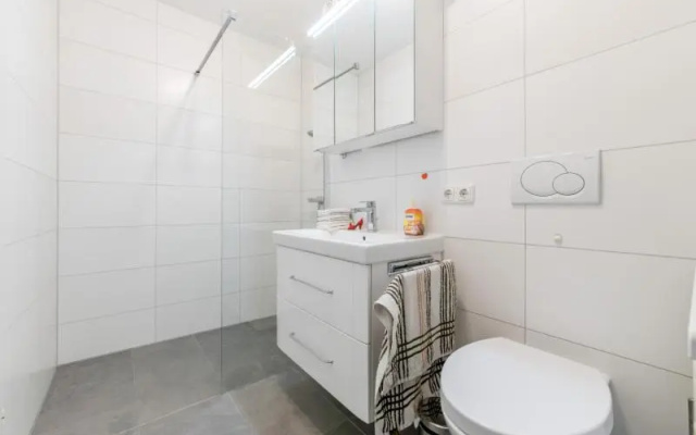 6560 Private Room