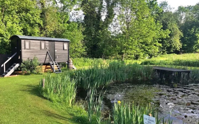 Bell Tent Retreat in Norfolk Countryside