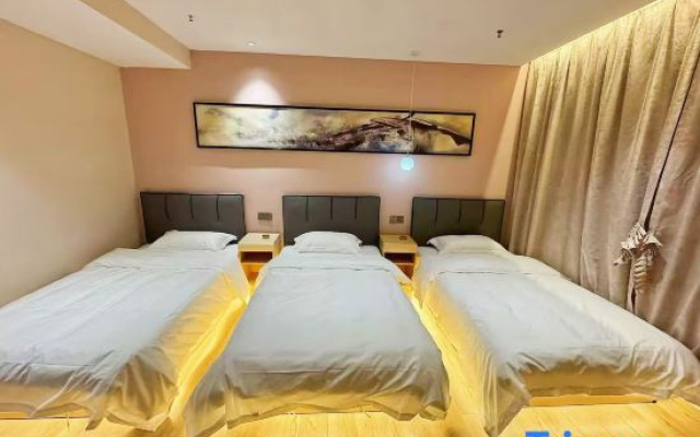 Lianhua Zhishang Hotel