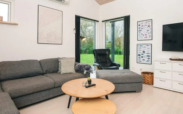 10 Person Holiday Home in Glesborg-by Traum
