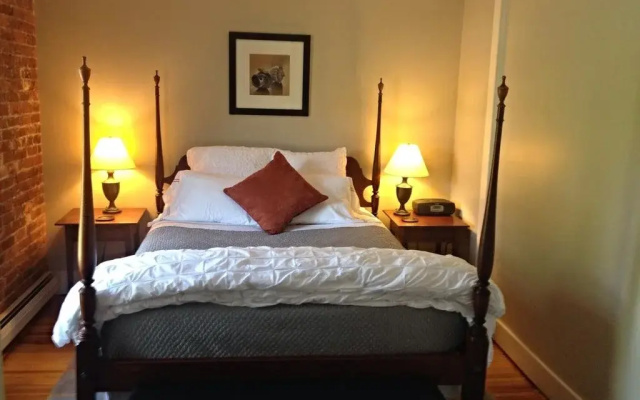 Bellows Walpole Inn