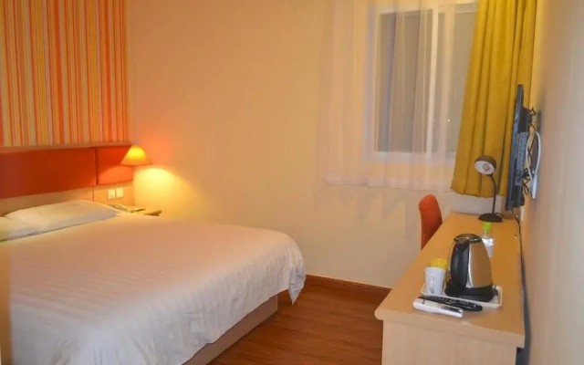 Home Inn Beijing Dongba Airport No. 2 Expressway