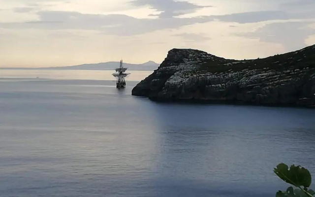 Sea Coast Lekeitio by HomeBilbao