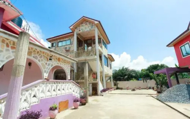 Larry-Dort Guest House