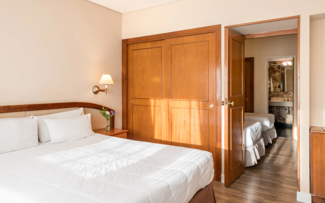 Exe Hotel Colón