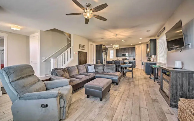 Spacious Flagstaff Home w/ Fenced Yard & Grill!