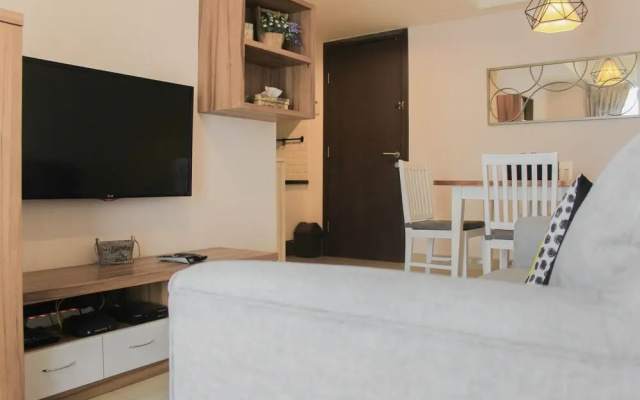 Comfortable 2BR Apartment at H Residence