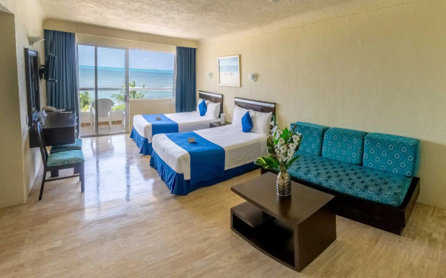 Aquamarina Beach Hotel