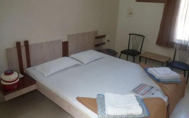 Hotel Rajmahal