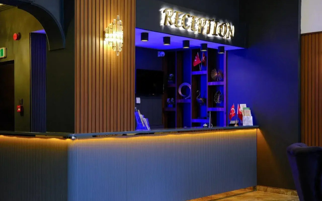 Loyal City Hotel