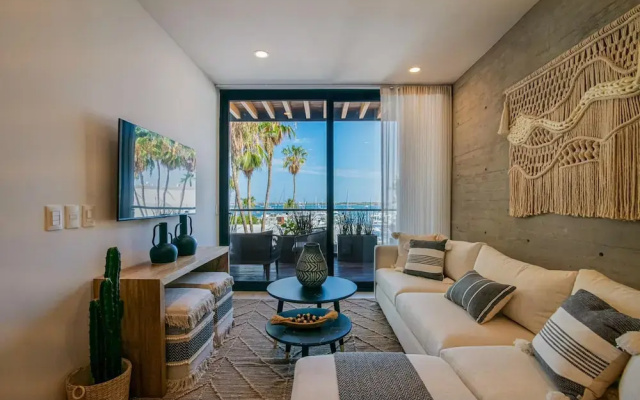 w Stylish 2BR Apartment With Ocean View in La Paz