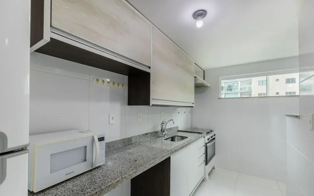Apt 2 Bedrooms 200 m From the Beach Mao0203