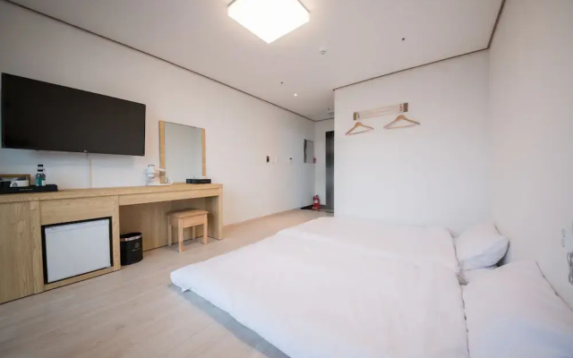Mon Dieu Hotel